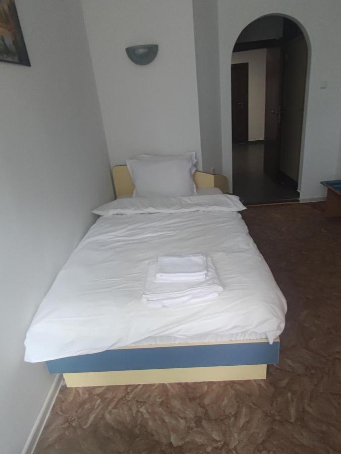 Hotel Кианти Kŭrdzhali Esterno foto