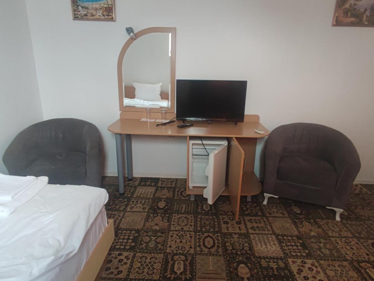 Hotel Кианти Kŭrdzhali Esterno foto