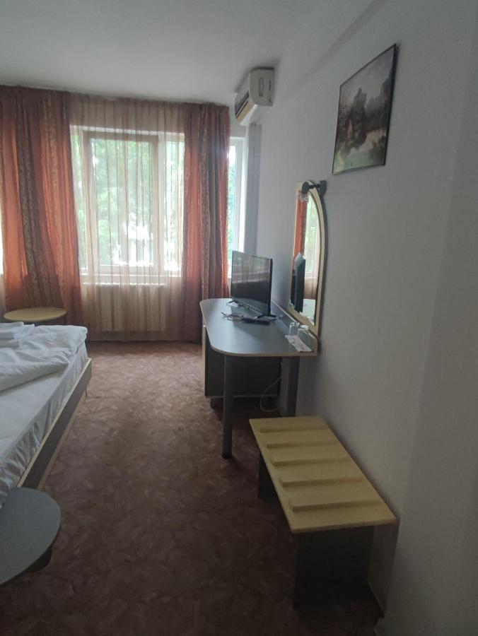 Hotel Кианти Kŭrdzhali Esterno foto