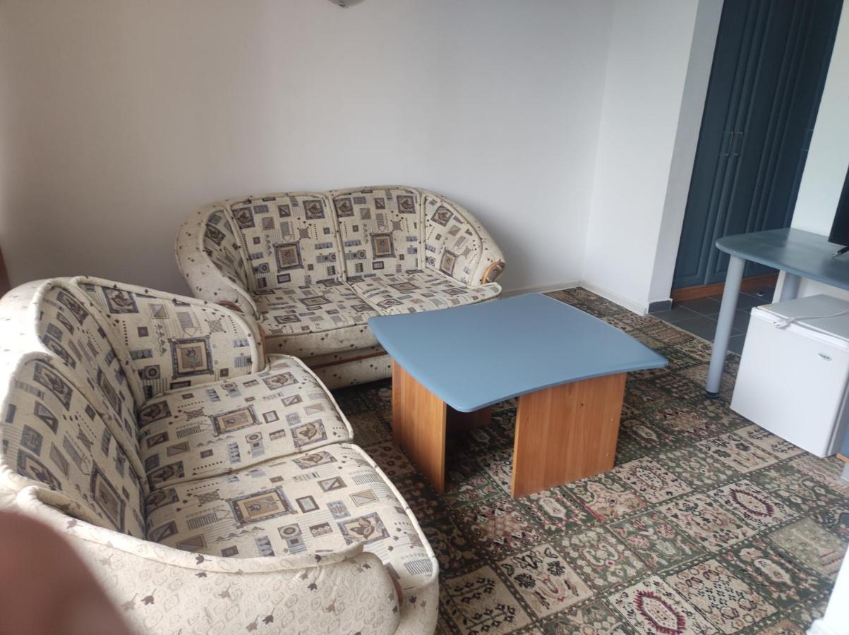 Hotel Кианти Kŭrdzhali Esterno foto