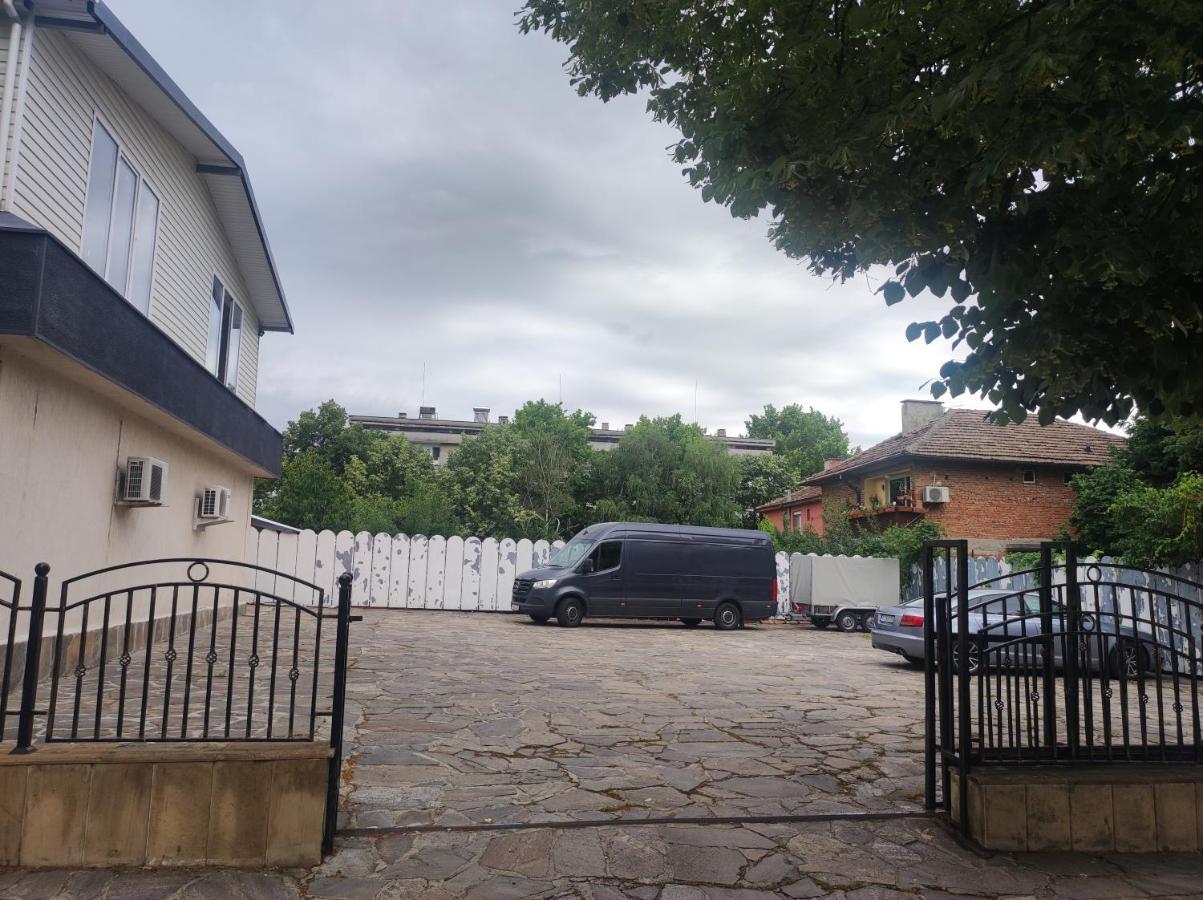 Hotel Кианти Kŭrdzhali Esterno foto