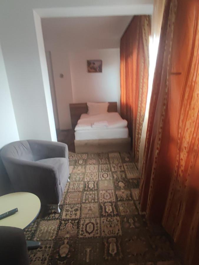 Hotel Кианти Kŭrdzhali Esterno foto