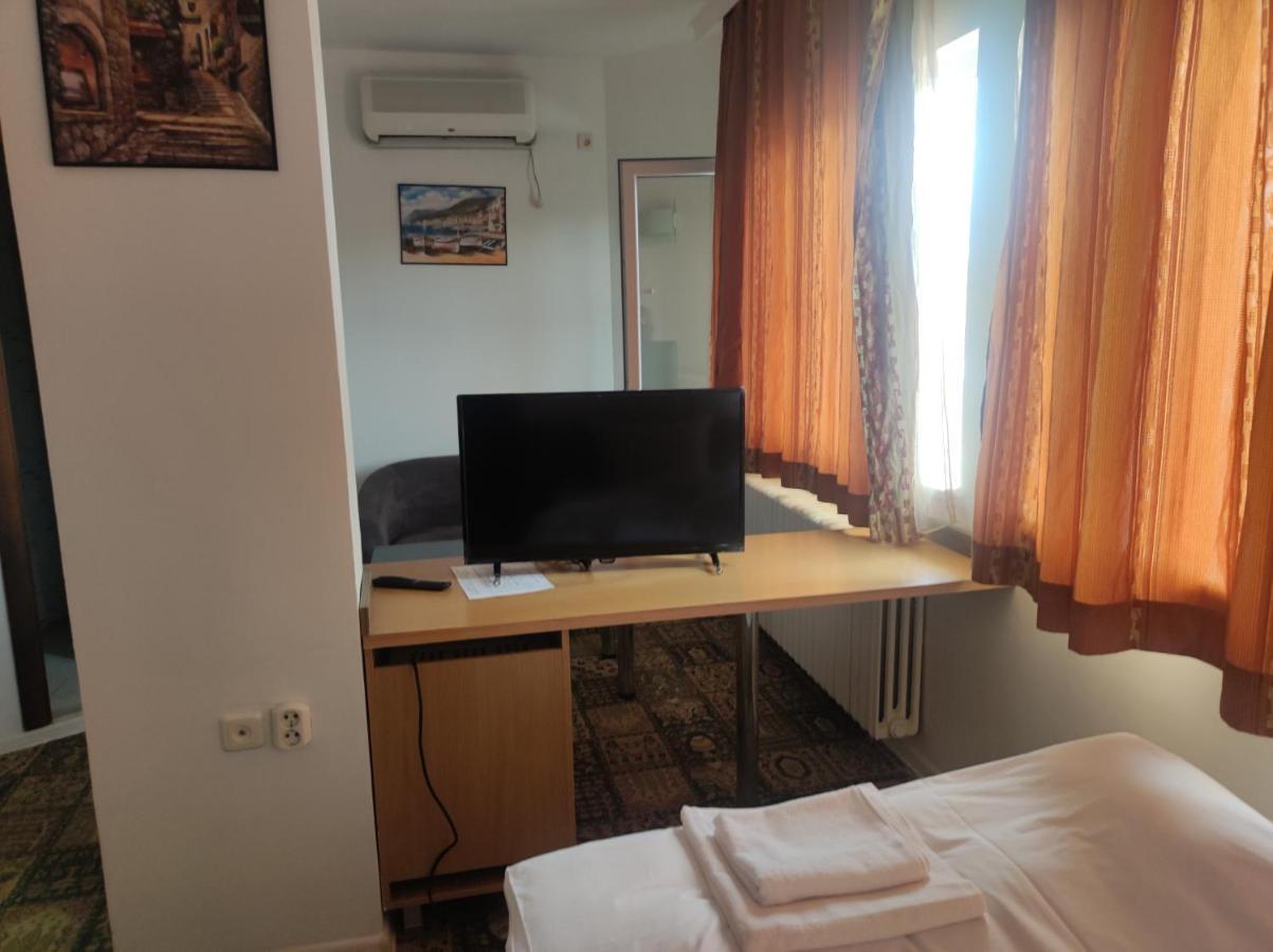 Hotel Кианти Kŭrdzhali Esterno foto