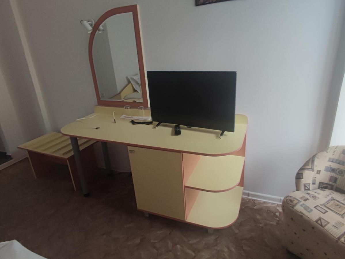 Hotel Кианти Kŭrdzhali Esterno foto