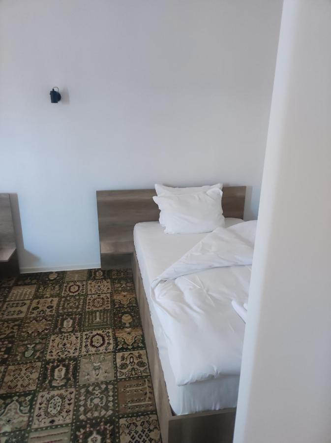 Hotel Кианти Kŭrdzhali Esterno foto