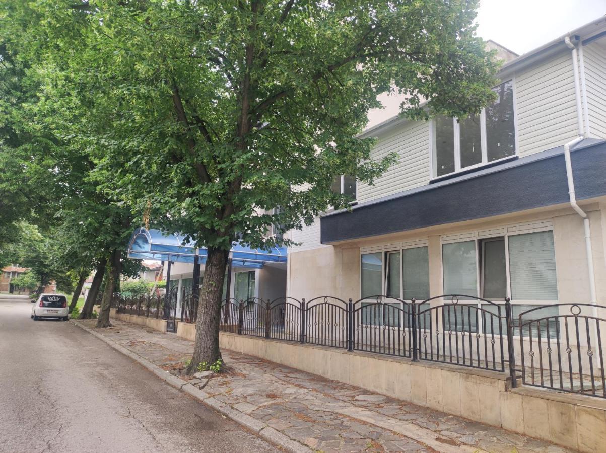 Hotel Кианти Kŭrdzhali Esterno foto