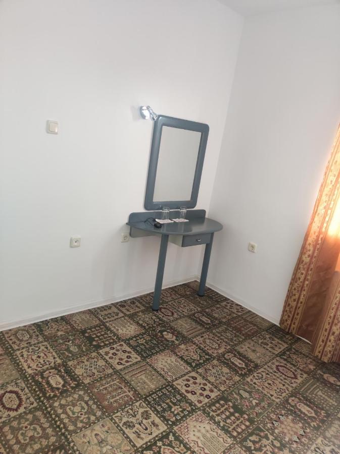 Hotel Кианти Kŭrdzhali Esterno foto