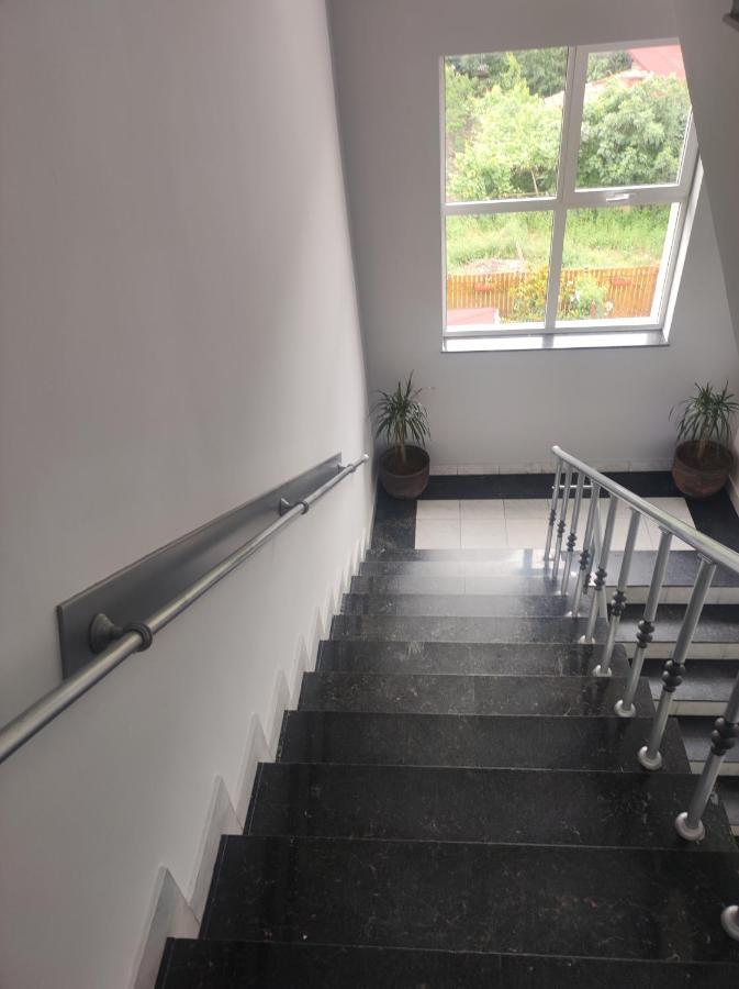 Hotel Кианти Kŭrdzhali Esterno foto