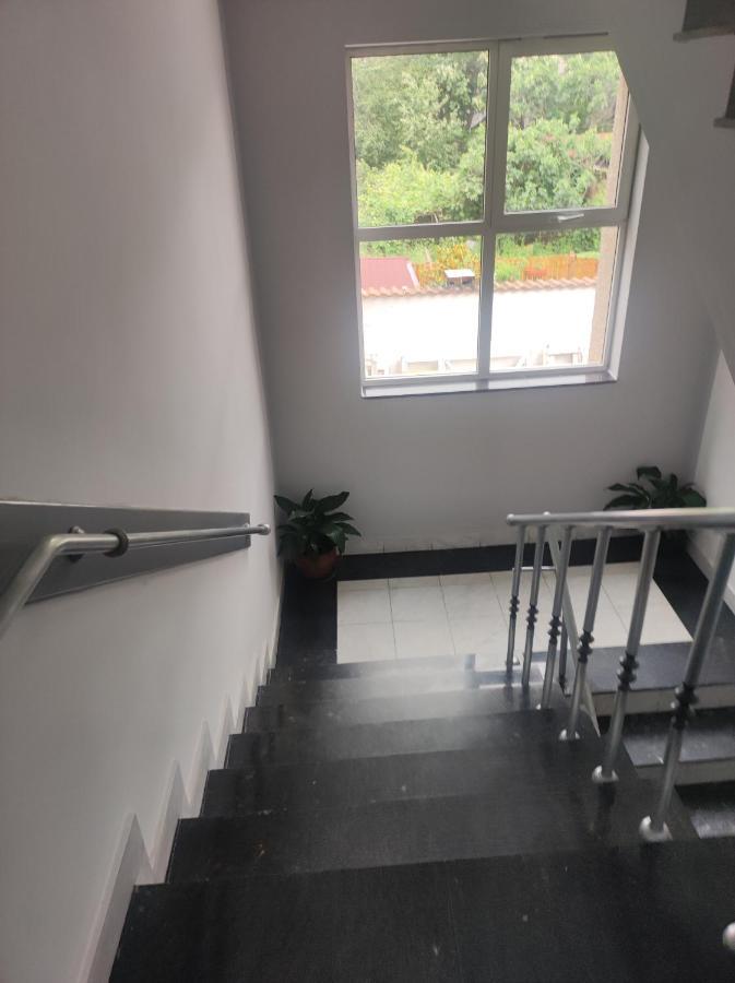 Hotel Кианти Kŭrdzhali Esterno foto